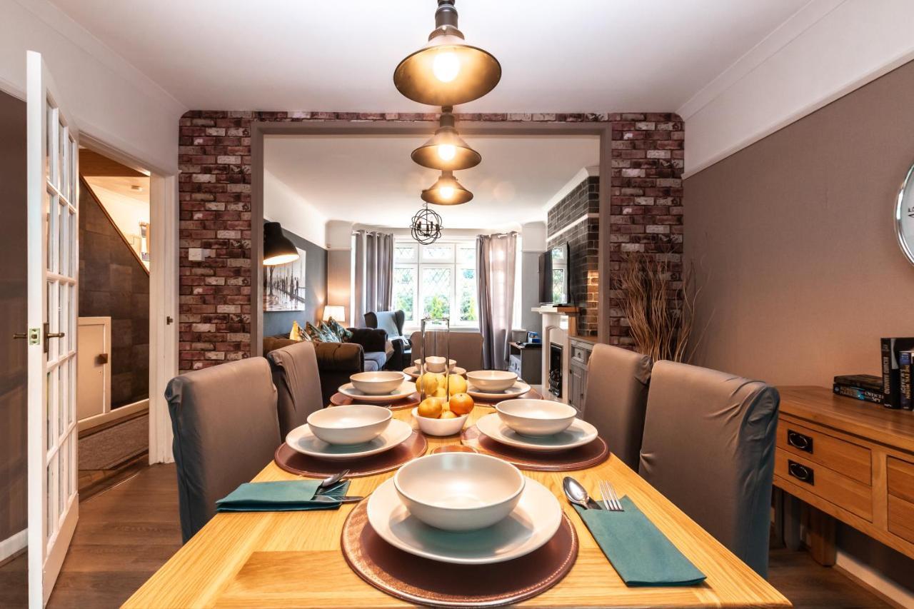 Cheerful 3-Bedroom Douglas House With Patio Southampton Dış mekan fotoğraf