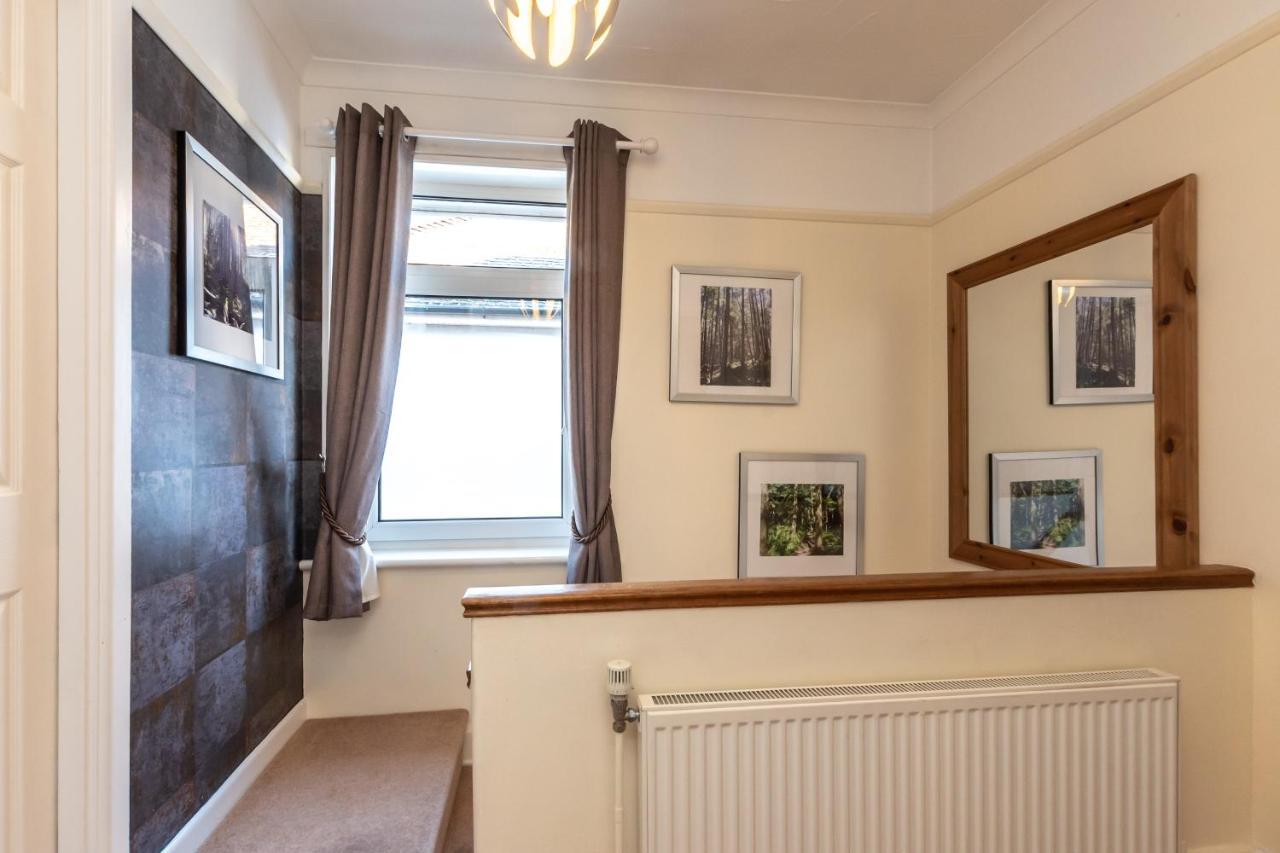 Cheerful 3-Bedroom Douglas House With Patio Southampton Dış mekan fotoğraf