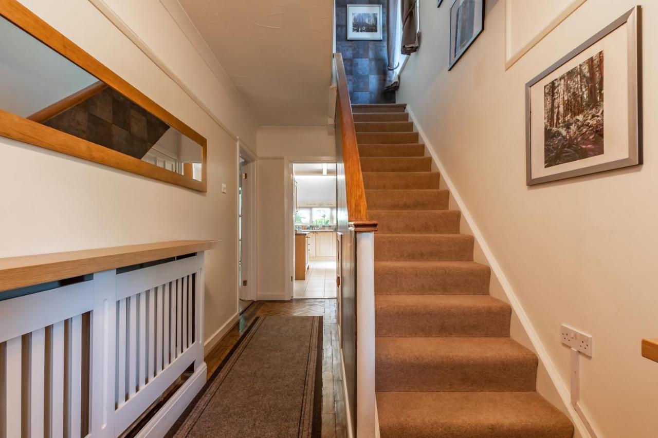 Cheerful 3-Bedroom Douglas House With Patio Southampton Dış mekan fotoğraf